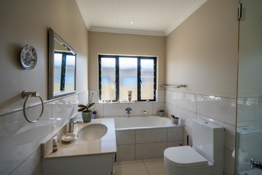 4 Bedroom Property for Sale in Kenton On Sea Eastern Cape